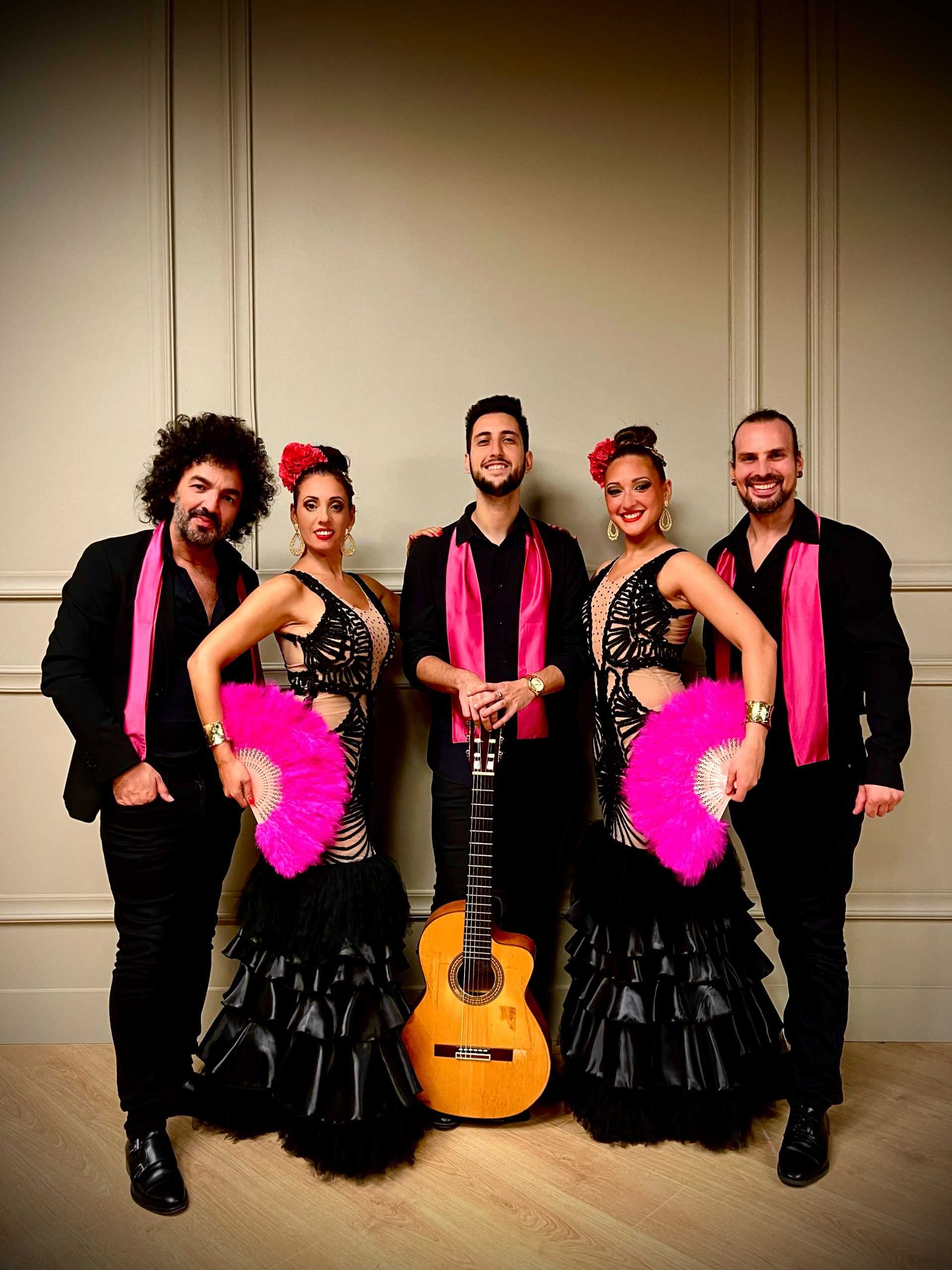 Grupo de danza en rojo


